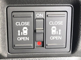 【両側パワースライドドア】スマートキーや運転席のスイッチで後席両側スライドドアの開閉が可能♪電動だから力を入れてドアを開ける必要が無く、小さなお子様でも簡単に開け閉めでき快適です♪