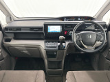 ★いつでも気持ちよく運転できて、使い勝手のいい収納や体をケアするシート、細部にまでこだわったインテリア♪