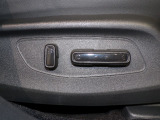 【パワーシート】メモリー機能付きパワーシート装備車です。電動でシートが動きます、高級感がありとても便利な機能です!