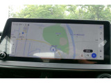 大画面12.3インチ。センター通信型コネクティッドナビの対応に加え、通信が途切れて万一保持する地図情報の外に出てしまった場合でも、続けてナビ機能が利用できる車載ナビ機能も搭載しています。フルセグ視聴も