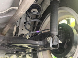 お車を安心してお乗りいただく為には、足回りの定期点検が欠かせません。サービスサポート(有償保証)では無料点検もご提供しており、安心のカーライフをお過ごしいただけるサポート体制が整っています。