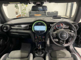 時を経ても深い魅力を放ち続けるMINI。より快適にお乗り頂くために、3つのサポートプログラムをご用意しております。※認定中古車保証は登録日より最長4年間まで延長が可能です。