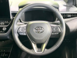 インテリアに合わせたデザインのステアリングは、運転される方のことも考え、運転しやすい形状、大きさです。是非一度、実際に触ってお確かめください。
