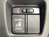 【パワースライドドア】スマートキーや運転席のスイッチでスライドドアの開閉が可能♪電動だから力を入れてドアを開ける必要が無く、小さいお子様でも、重い荷物を持っている時もラクに開け閉めできます♪