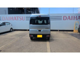 背面から