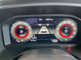 視認性の高いメーターで運転情報を的確に把握できます