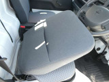 収納にベンチな運転席シートバックポケット!