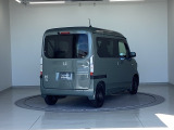 バックカメラが付いているのでバックでの車庫入れも安心です。