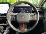 【ステアリングヒーター】冬場に冷たくなりやすい革巻きステアリングを、スイッチ一つで素早く適温に!エアコンよりも早く温まってくれるので、寒い日の運転も快適になりますね♪
