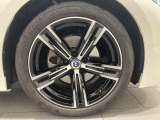 サービスにはドイツ本国と同様に教育と訓練を受け、BMWを知り尽くした「マイスター」が数多く在籍しております。360度による納車前点検整備で、お客様に安心と安全をお届けいたします。