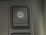 【インテリジェントエマージェンシーブレーキ】フロントカメラで前方の車両や歩行者を検知。衝突しそうな時は衝突被害軽減ブレーキが作動、衝突回避をサポート。より安全にドライブをお楽しみいただけます。