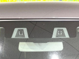 【スズキ セーフティサポート】走行中に前方の車両等を認識し、衝突しそうな時は警報とブレーキで衝突回避と被害軽減をアシスト。より安全にドライブをお楽しみいただけます。