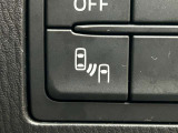 【BSM】リアバンパーに設置した準ミリ波レーダーで、隣(左右)のレーンや後方からの接近距離を検知して、車線変更により衝突の危険性がある場合には、インジケーターや警報でドライバーに注意を促します。