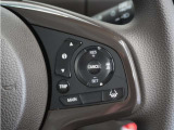 ◆アダプティブクルーズコントロール◆予め設定した車速内でクルマが自動的に加減速。前走車との適切な車間距離を維持しながら追従走行します。【LKAS】車線維持支援システムでステアリング操作を支援。