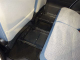 フロアに直接置きたくない荷物の収納に便利♪積みっぱなしで普段使わない物や人に見られたくない物の収納に!
