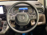 【純正革巻きステアリング】上質な革を使用することで、手にしっかり馴染みとても運転しやすいハンドルです♪