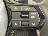 右側のステアリングスイッチはHondaセンシング系のスイッチ他にセレクターホイールを装備。スピードメーター内・マルチインフォメーション・ディスプレーの各表示が確認できます。