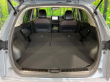 後席を格納すると、これだけの広さが!シーンに合わせたシートアレンジで、大きな荷物も積むことが出来ます♪