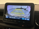 リバースギアに入れるだけで後方の表示へ切り替わります。夜間や雨の日の駐車も楽になりますよ。