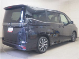 走りにこだわりながら収納力も持ち合わせたお車です。荷物を載せて軽快なドライブを楽しめますよ♪