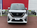 アダプティブLEDヘッド&LEDフォグランプ搭載!明るくクリアな視界を確保して、安全運転を支援します。さらに、4WDなので冬道も安全ですね(*^^*)