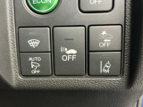 フロントガラス熱線スイッチ、室内からミラーの開閉が可能な電動格納ミラー、車両接近通報装置、万が一の時にあると心強いホンダセンシング機能-衝突軽減ブレーキ・路外逸脱抑制機能付きです!