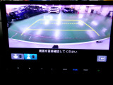 バックカメラの画像です。ガイドラインがスムースな車庫入れをサポートいたします。車庫入れの安心感がアップしますね。