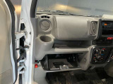 車検証入れになどにも使える便利な収納BOXあります。