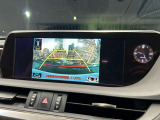 【バックカメラ】運転席から画面上で安全確認ができます。駐車が苦手な方にもオススメな便利機能です。