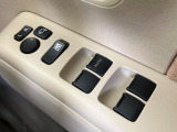 【電動格納ミラー】サイドミラーは電動格納式となっており、狭い駐車場でもキズがつくリスクを抑えられます。