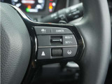 ◆アダプティブクルーズコントロール◆予め設定した車速内でクルマが自動的に加減速。前走車との適切な車間距離を維持しながら追従走行します。【LKAS】車線維持支援システムでステアリング操作を支援。