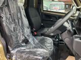 まだにビールシートがかかったままのキレイなシートです☆