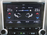 左右独立温度コントロールフルオートエアコンです。運転席、助手席それぞれで独立して温度設定ができます。冷え性の方が乗っても安心ですね♪
