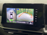 【アラウンドビューモニター】専用のカメラにより、上から見下ろしたような視点で360度クルマの周囲を確認することができます☆死角部分も確認しやすく、狭い場所での切り返しや駐車もスムーズに行えます。