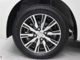 専用14インチアルミホイールが装着されています。タイヤサイズ155/65R14