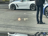 BMWを熟知したメカニックによる、360度の納車前点検。ドイツ本国と同様の教育・訓練を受けたメカニックが、360度によるポイントを徹底的に点検、整備した後にお客様にお引渡しします。