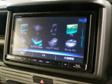 CD、DVD、Bluetooth、AM、FM、スマートフォン接続ができます。