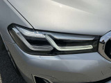 また、BMW正規認定中古車は、エマージェンシーサービスが自動付帯。24時間365日、皆様のカーライフをサポート致します。確かな安心のうえで、「駆けぬける歓び」をご堪能ください。