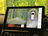 【パノラミックビューモニター】専用のカメラにより、上から見下ろしたような視点で360度クルマの周囲を確認することができます☆死角部分も確認しやすく、狭い場所での切り返しや駐車もスムーズに行えます。