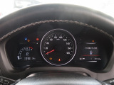 文字や目盛りの見やすさにこだわった、スッキリしたメーター類。常時点灯式なので、昼夜問わず視認性が高く安心です☆