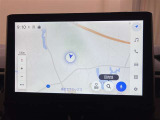 純正ナビを装備。タッチパネル式で使いやすく、お出かけもラクラクです。