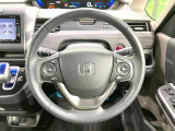 【純正革巻きステアリング】上質な革を使用することで、手にしっかり馴染みとても運転しやすいハンドルです♪