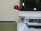 LEDヘッドライトは、点灯の瞬間から光量を発揮し、突然暗くなるトンネルなどでの安定感を高めます。