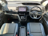 前席内装の全体像です。是非実車をご覧にお越し頂き実際にお座りください。