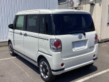 コンビネーションランプを高い位置に配置、後続車に見やすいデザインで安全にも配慮。