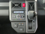 オートエアコンで暑い夏も寒い冬も快適な車内で運転出来ます。運転席・助手席シートヒーター付。冬場でも心地良く運転出来ます。