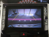 バックカメラが付いているので後方確認が非常にしやすいです。今や運転初心者も熟練者も必須装備!ついていて損はないですね♪