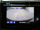 バックカメラの画像です。ガイドラインがスムースな車庫入れをサポートいたします。車庫入れの安心感がアップしますね。