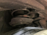 お車を安心してお乗りいただく為には、足回りの定期点検が欠かせません。サービスサポート(有償保証)では無料点検もご提供しており、安心のカーライフをお過ごしいただけるサポート体制が整っています。