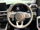 【純正革巻きステアリング】上質な革を使用することで、手にしっかり馴染みとても運転しやすいハンドルです♪
